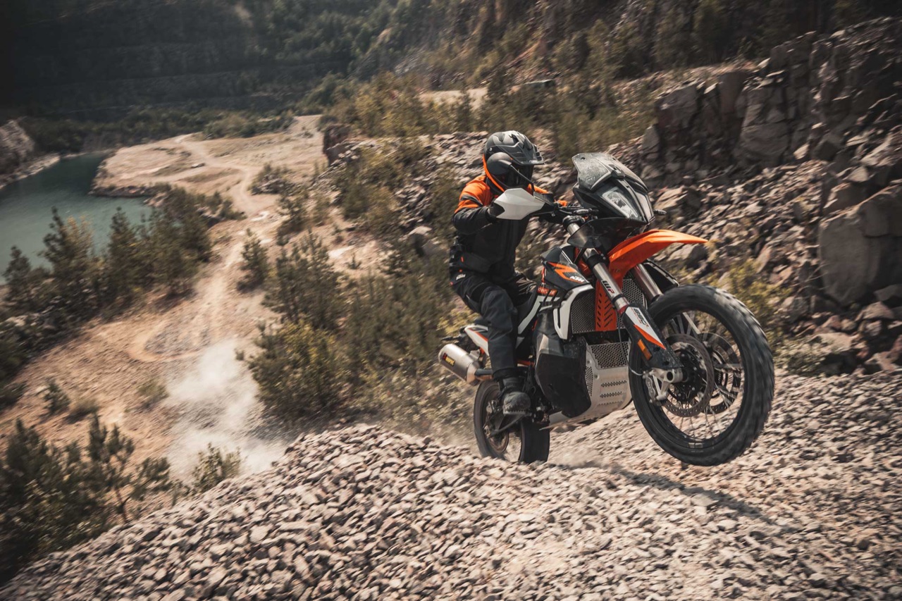 2026 890 Adventure R