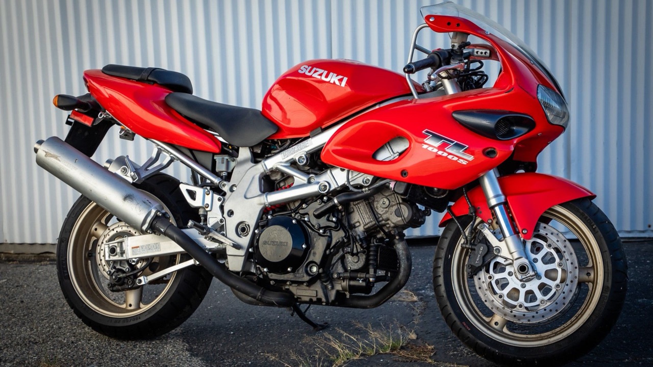 1996 TL1000S
